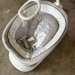Graco baby swing 