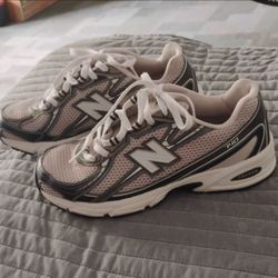 The New Balance 740 Timberwolf Gray/Black/White Low Top Mesh men's sz 9