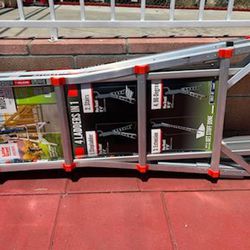 Giant Ladder M17 with Leg Levelers 18 