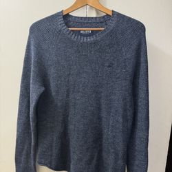 Hollister crew neck Sweater size small