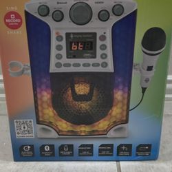 Karaoke Machine With 1-Microphone, Plays CDs, Bluetooth Connection - New