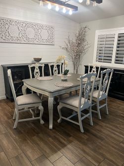 Beautiful modern farmhouse Off white/ dark sand 2 tone top dining set