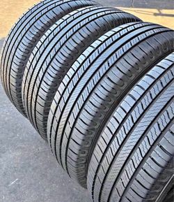 Set 235/55-20 Michelin con el 80% de vida