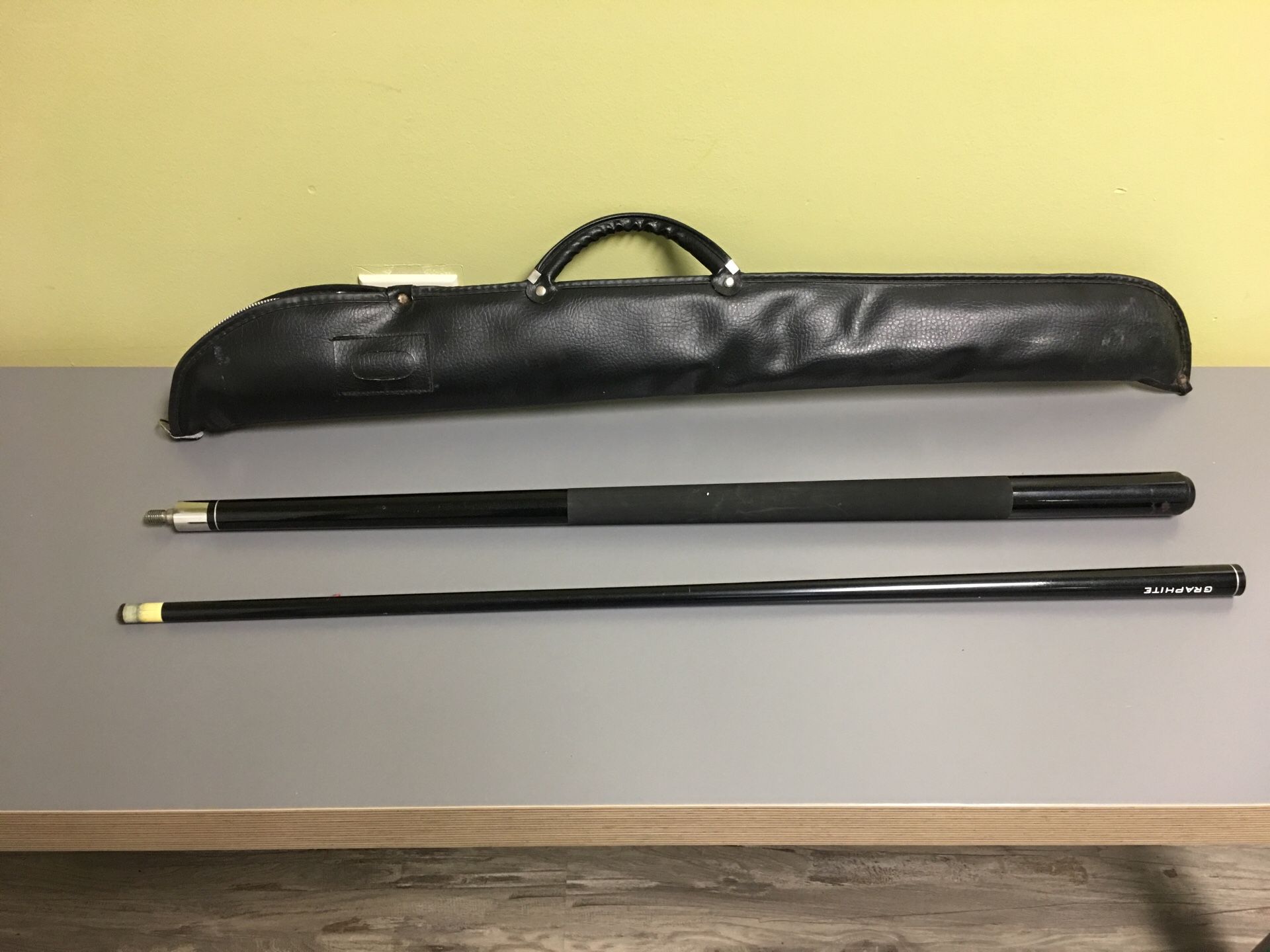 Pool Cue 58” with carry on bag