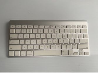 Apple A1314 Wireless Keyboard