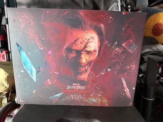 Hot Toys Dead Strange Multiverse of Madness Box