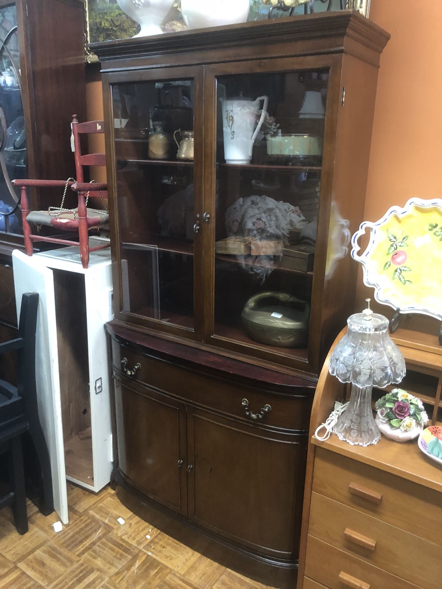 Vintage antique china cabinet pick up la Mesa