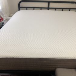 King Pillow Topper
