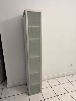 Tower cabinet or linen cabinet