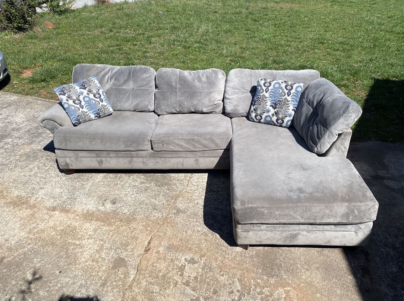 Grey sectional With Free Delivery 🚛