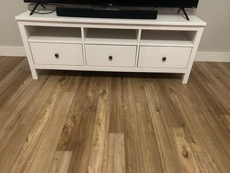 Hemnes TV Stand