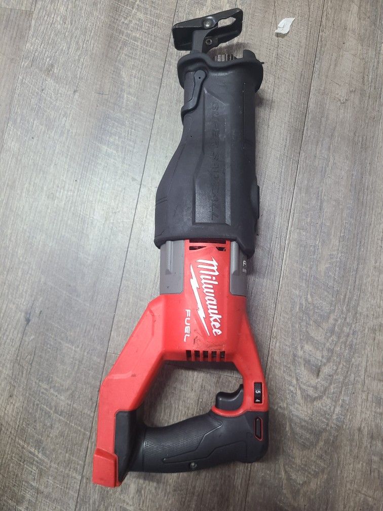 Milwaukee
M18 FUEL 18V Lithium-Ion Brushless Cordless Super SAWZALL Orbital Reciprocating Saw (Tool-Only)