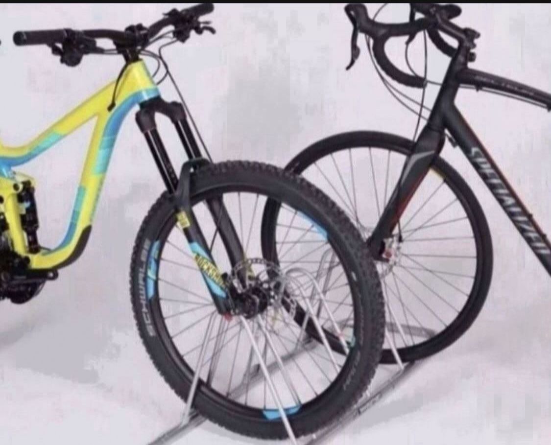 Swagman 64018 - Park Floor Stand 1-3-Bike Storage