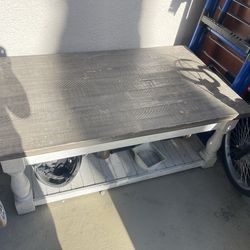 Havalance collection coffee table