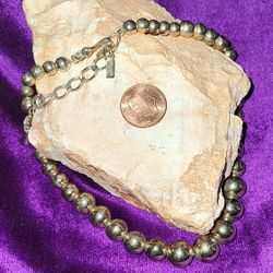 Monet Choker. Nice.