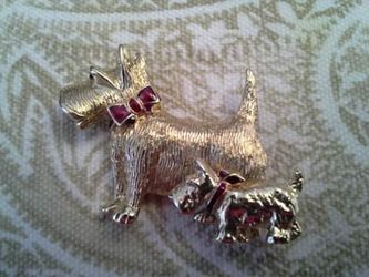 Carolee Stamped Scottie Pin