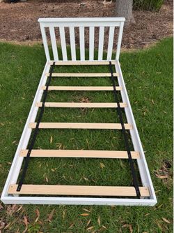 Twin Floor bed white