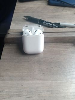 Second Generation Apple Earbuds
