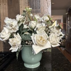 Made In Italy Vase With White Flowers