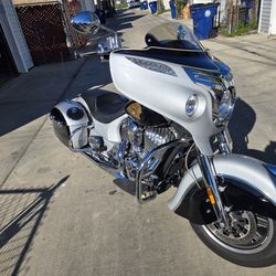 2016 indian chief chieftain low miles beautiful bike