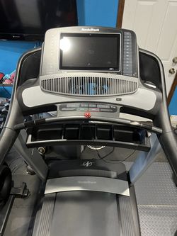 NordicTrack Commercial 2450 Treadmill – Excellent Condition