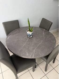Round Marble dinning table