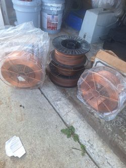 Todos Estos Rollos  De Soldadura  X 110 Dls 