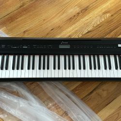 Full-Size Digital Keyboard – As New, Boxed