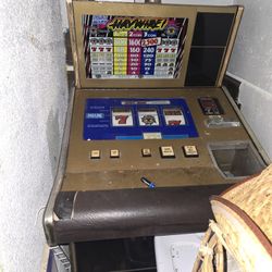 Shockwave 7s Slot Machine