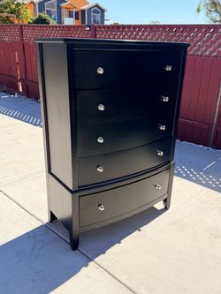 Black 5-Drawer Tall Chest Dresser