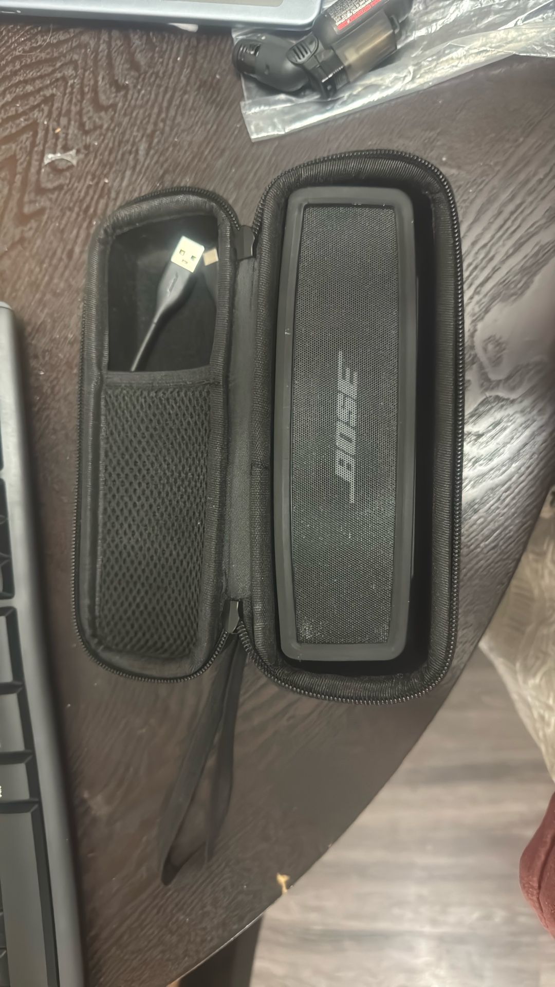 Boss Soundlink Mini With Case And Charging Cable