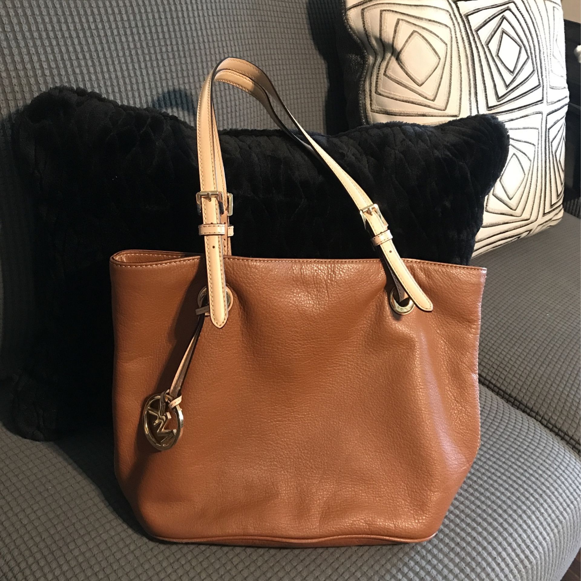 Leather Michael Kors Purse Good Condition