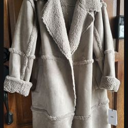 20% OFF TODAY ❤️ Authentic UGG RTW Long Shearling Coat – NEW w/ Tags – Size L