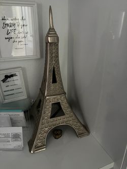 Eiffel Tower Decorative Figurine Statue