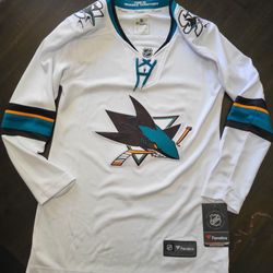 *NEW* NHL San Jose Sharks Fanatics Breakaway Jersey Stitched Womens XS with Tags