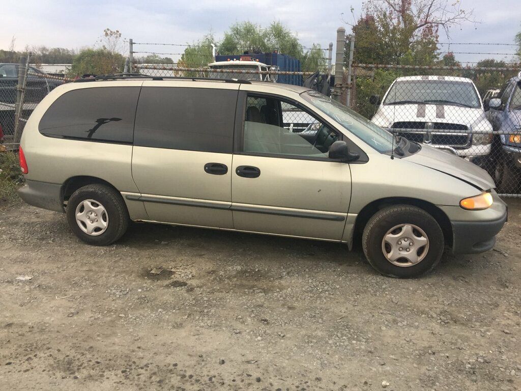 2000 Dodge Grand Caravan 109k miles runs and drives!!!!