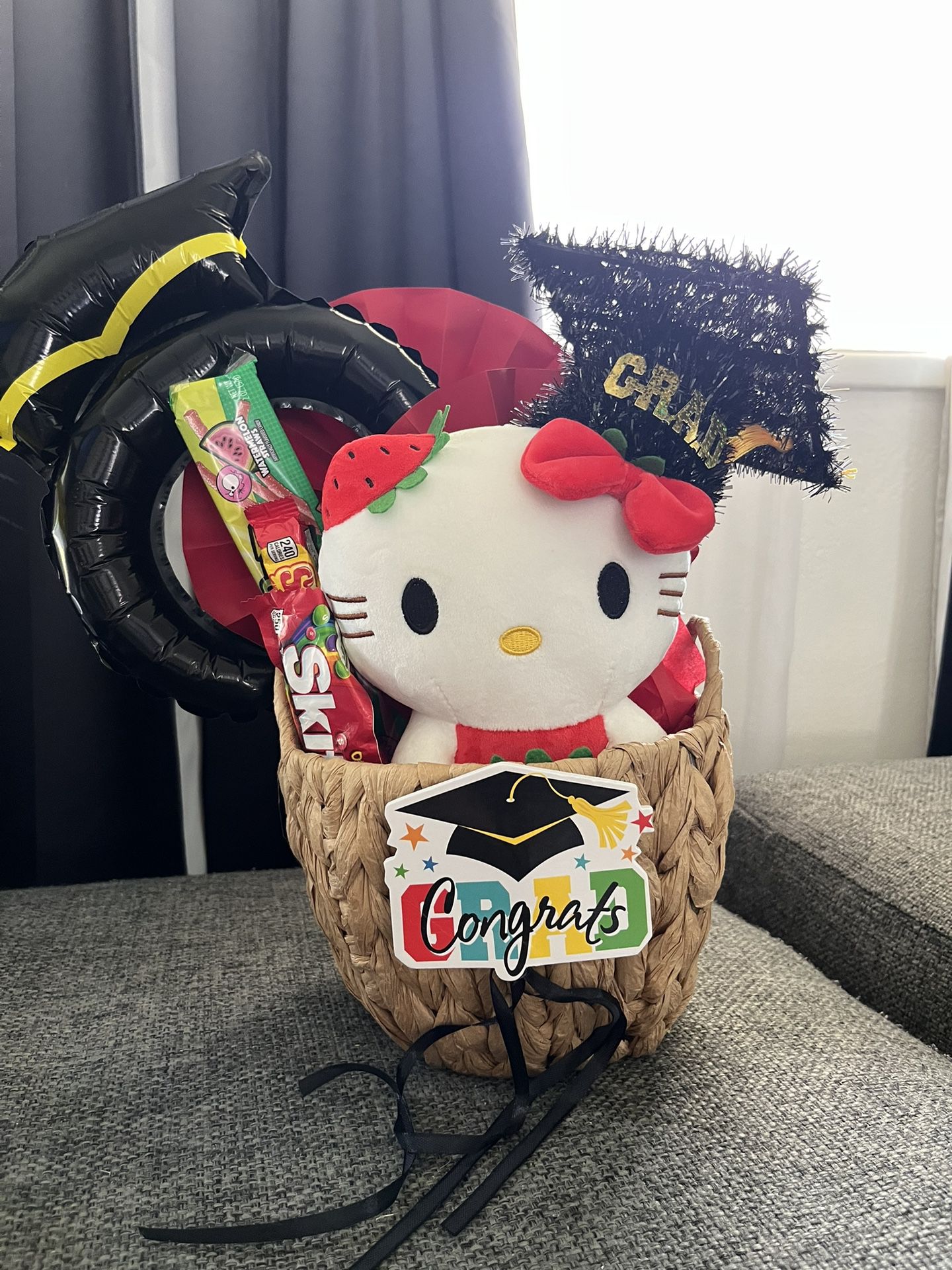 Hello Kitty Graduation Basket 🎓