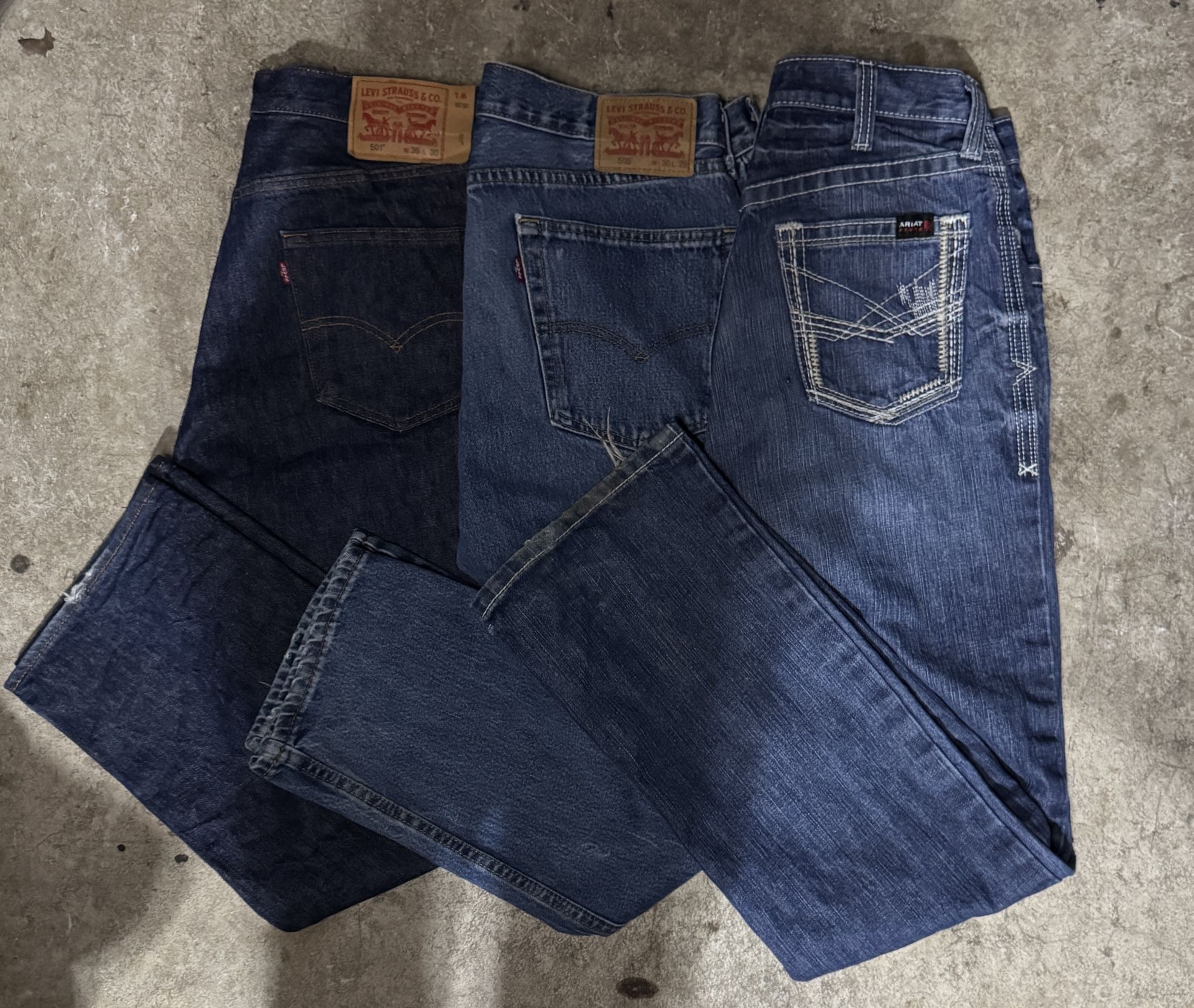 Men Jeans Bundle!! Ariat/Levis