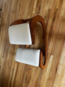 Ergonomic Kneeling Chair