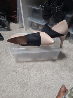BCBG Generation Beigec Pumps