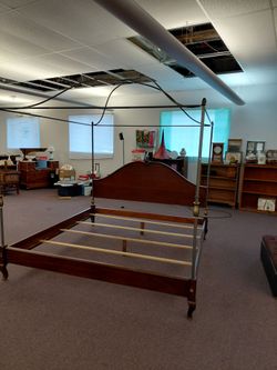 Beautiful king size ethan allen canopy bed