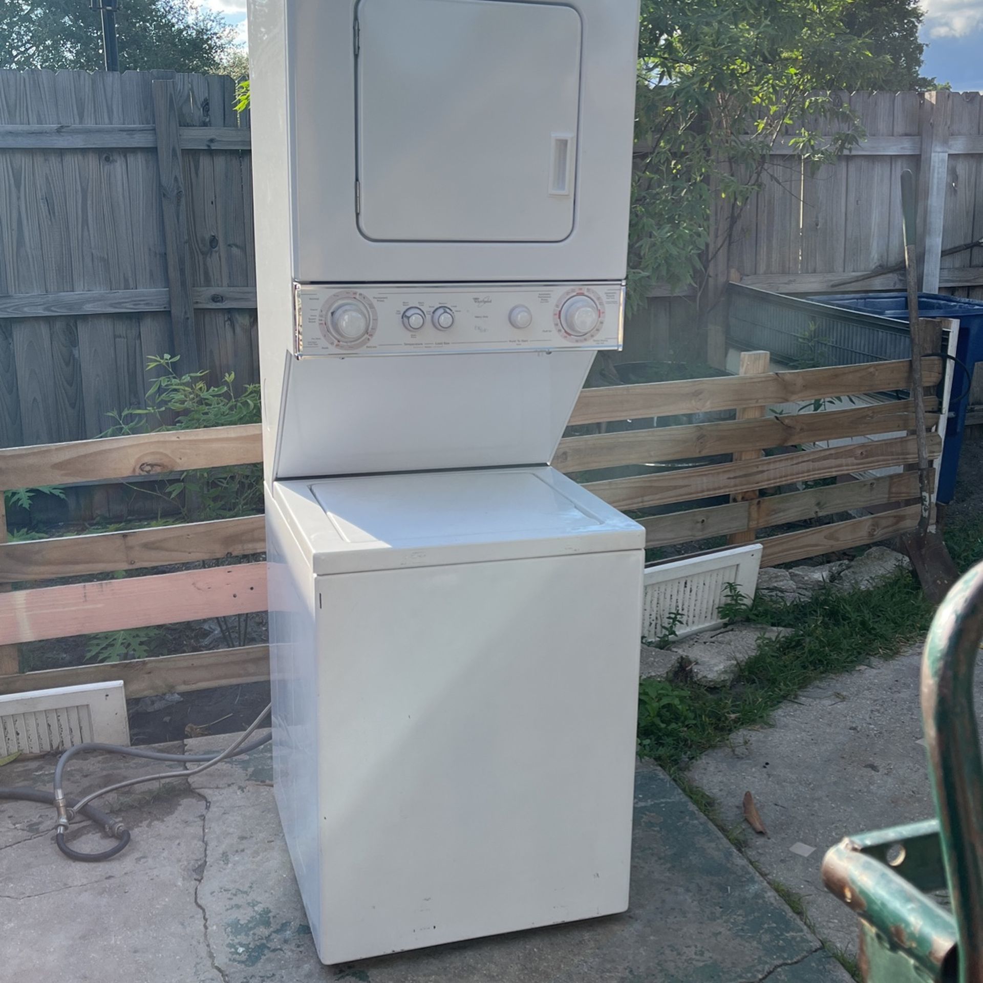 WHIRPOOL WASHER AND DRYER SET GOOD CONDITION 
