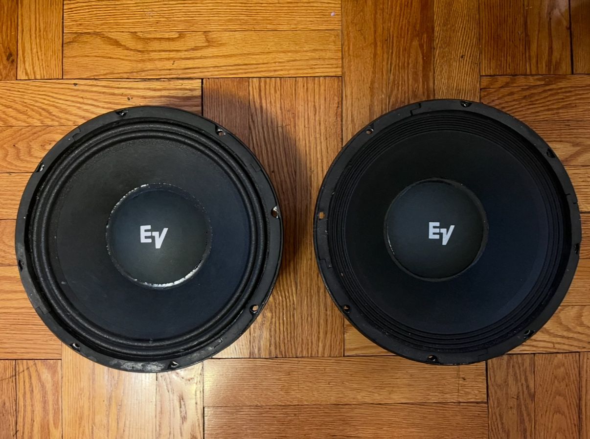 Ev Speakers Mint Condition & Loud 