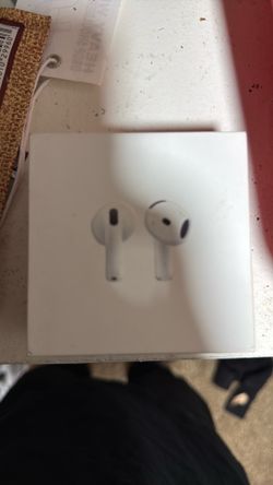Apple AirPods 4 With Noise Cancellation