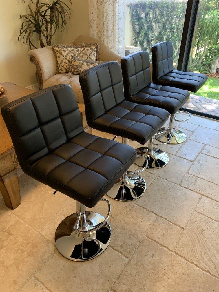 New Adjustable Black Bar Stools - Assembled - 85$ Each - Modern Design with Faux Leather - Swivel Barstool Chair