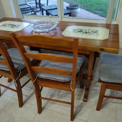 Dining Table/Breakfast Table 