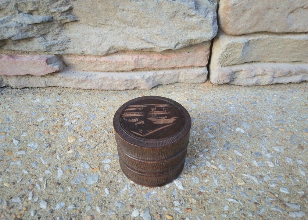 Vintage Small Oriental-Scene Handcarved Wood Round Trinket Box 