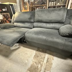 90” Reclining Sofa
