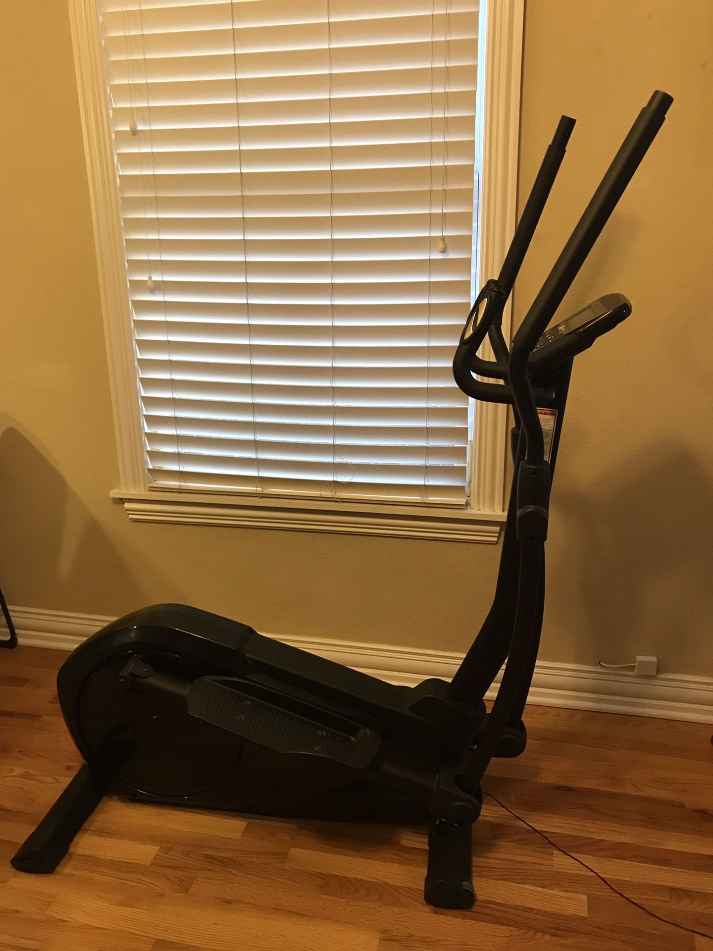 XTERRA Fitness FS1.5 Elliptical Machine Trainer