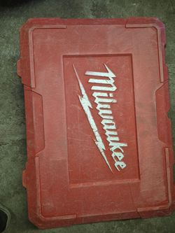 Milwaukee Nockout Set 1/2 to 2 inch for sale Works Great text me if you're interested